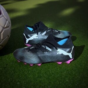 ⚡️ Puma Women’s Soccer Cleats – Black/White & Pink – Size 5.5 – Brand New 👟✨